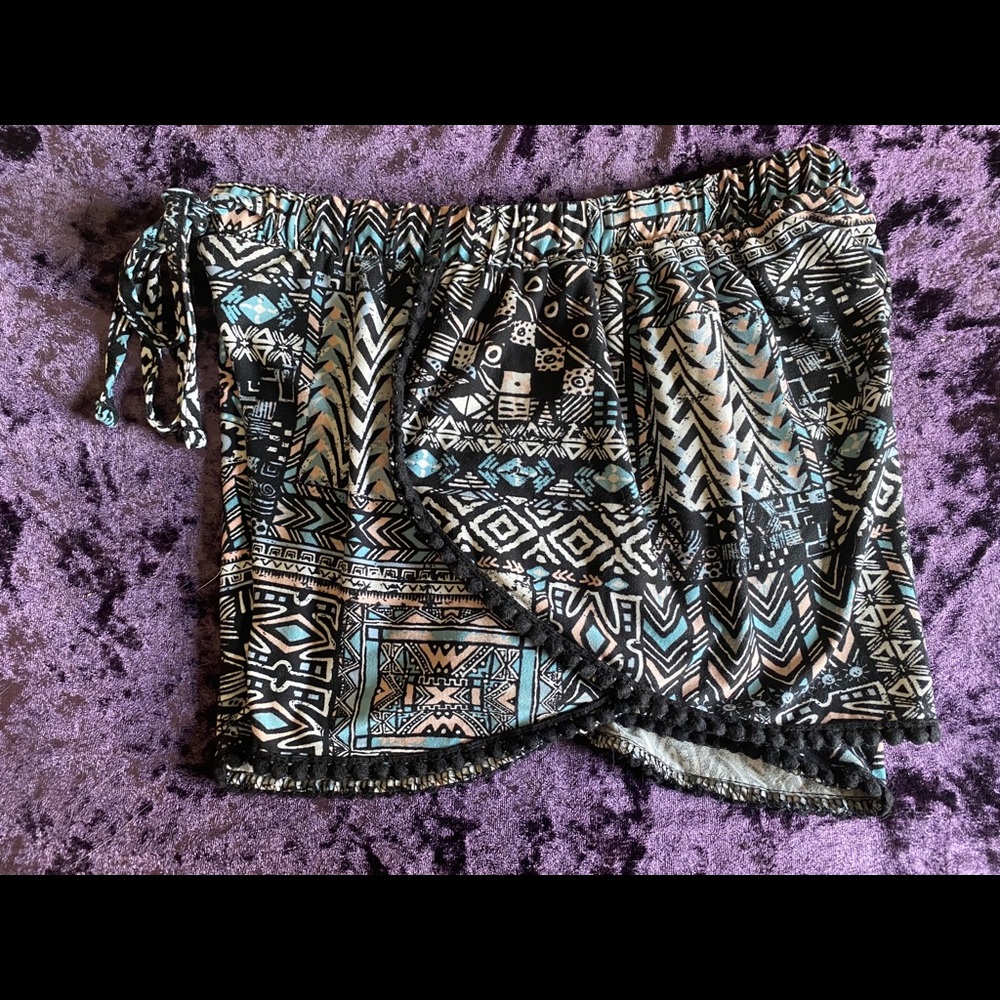 Shorts - Picture 3 of 4